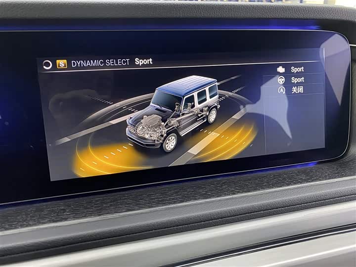 Фото 19 - Mercedes-Benz G-Class