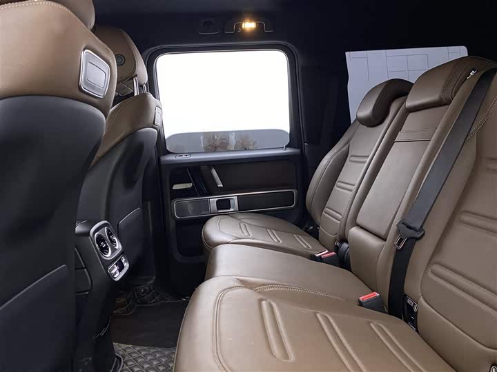 Фото 9 - Mercedes-Benz G-Class