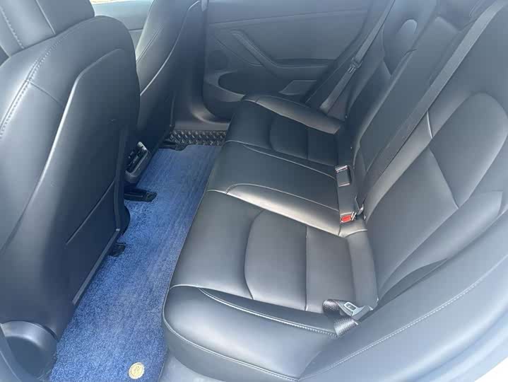 Фото 6 - Tesla Model 3