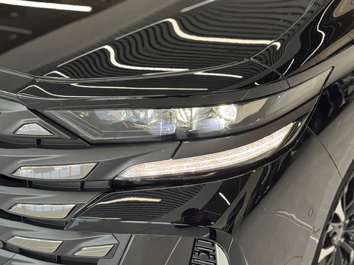 Фото 15 - Toyota Vellfire