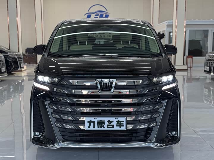 Фото 2 - Toyota Vellfire