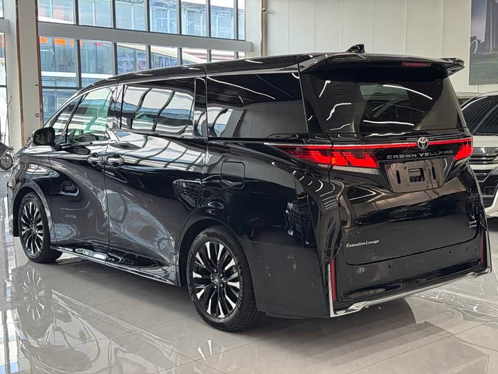 Фото 20 - Toyota Vellfire