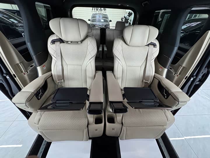 Фото 7 - Toyota Vellfire