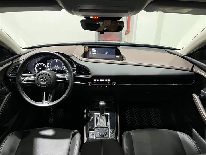 Фото 14 - Mazda CX-30