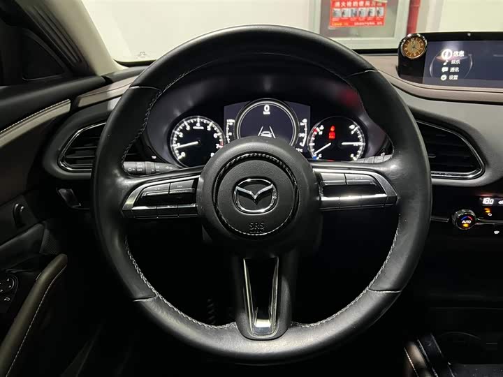 Фото 15 - Mazda CX-30