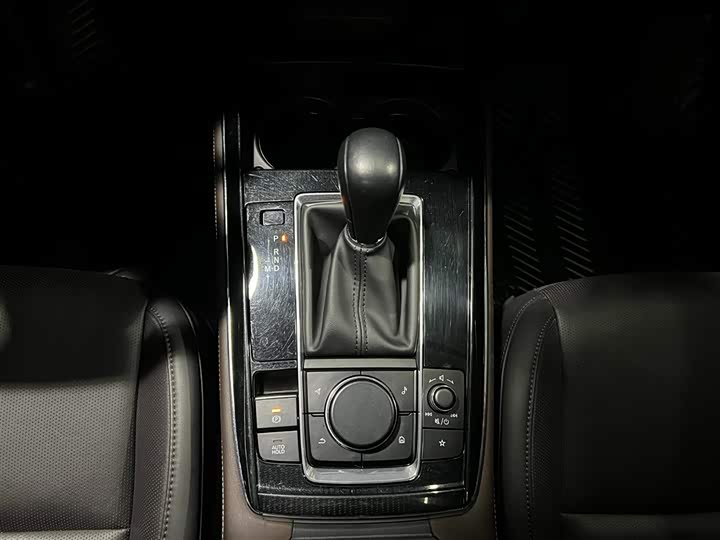 Фото 16 - Mazda CX-30