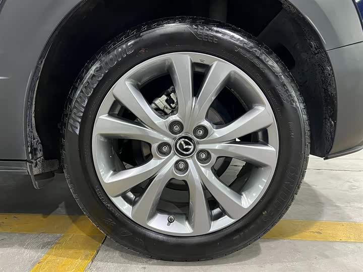 Фото 20 - Mazda CX-30