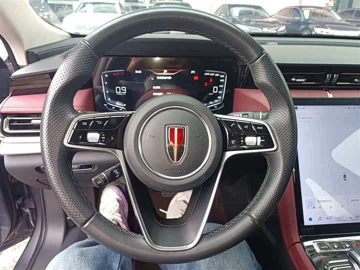 Фото 11 - Hongqi H5