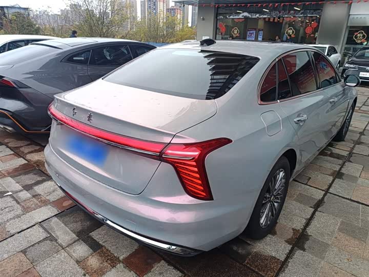 Фото 7 - Hongqi H5