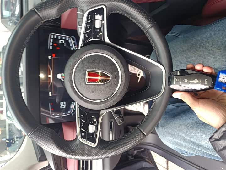 Фото 9 - Hongqi H5