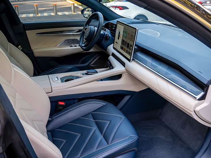 Фото 8 - Zeekr 001