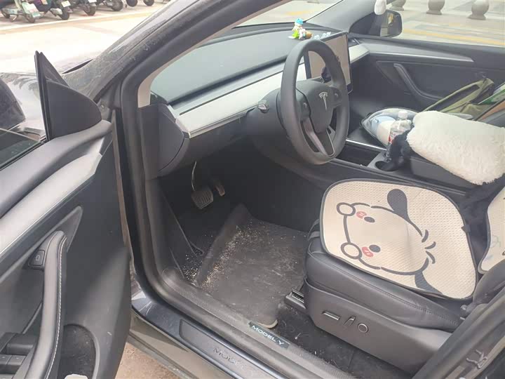 Фото 14 - Tesla Model Y