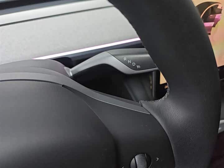 Фото 14 - Tesla Model Y