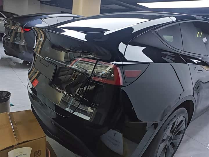 Фото 6 - Tesla Model Y