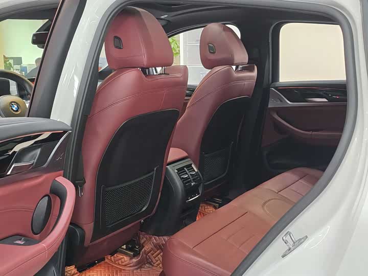 Фото 19 - BMW X4