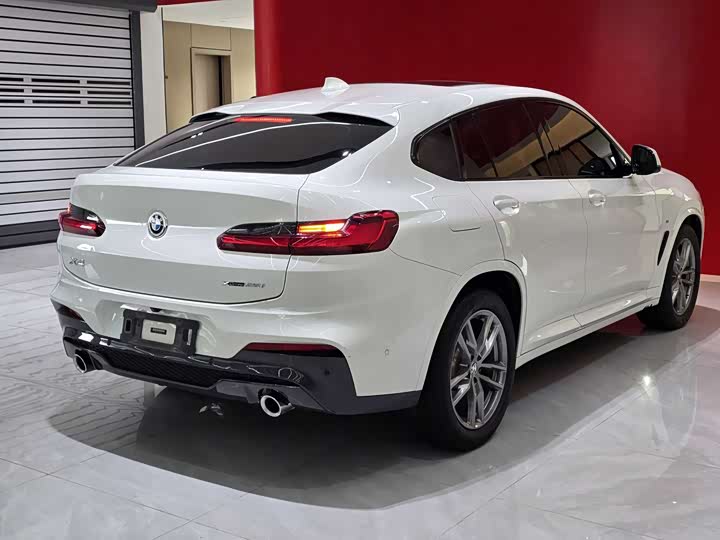 Фото 21 - BMW X4