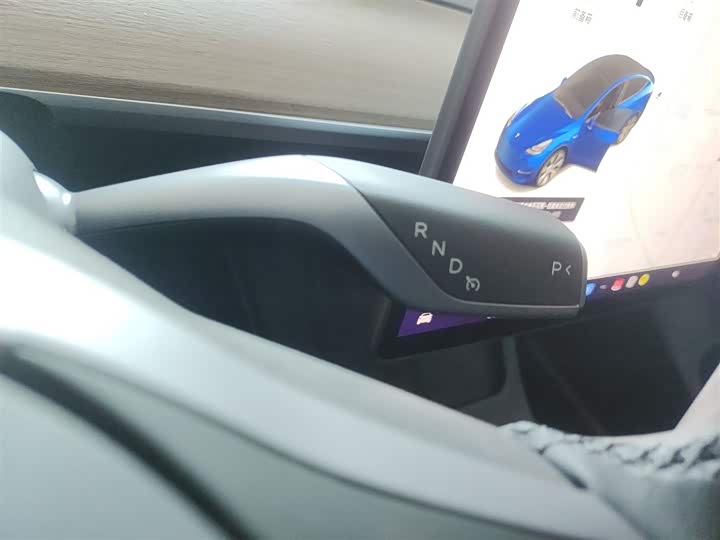 Фото 14 - Tesla Model Y