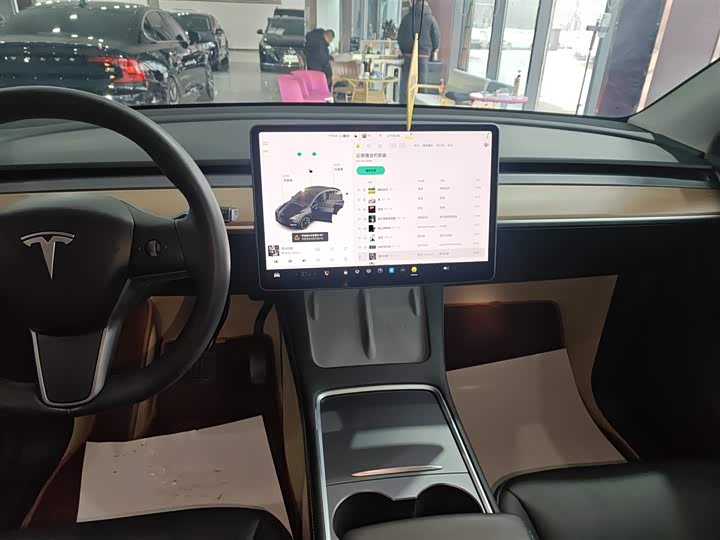 Фото 13 - Tesla Model Y