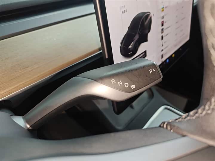 Фото 14 - Tesla Model Y