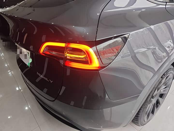 Фото 8 - Tesla Model Y