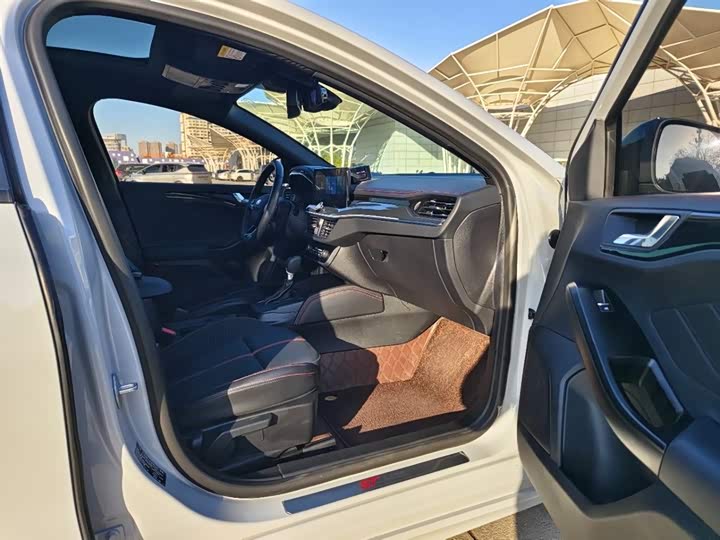 Фото 14 - Ford Focus