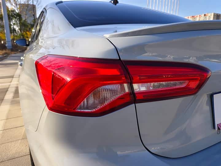 Фото 18 - Ford Focus