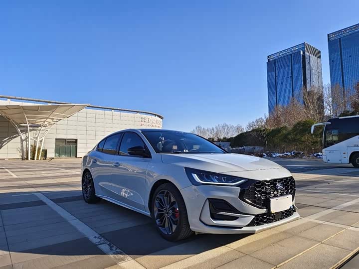 Фото 3 - Ford Focus