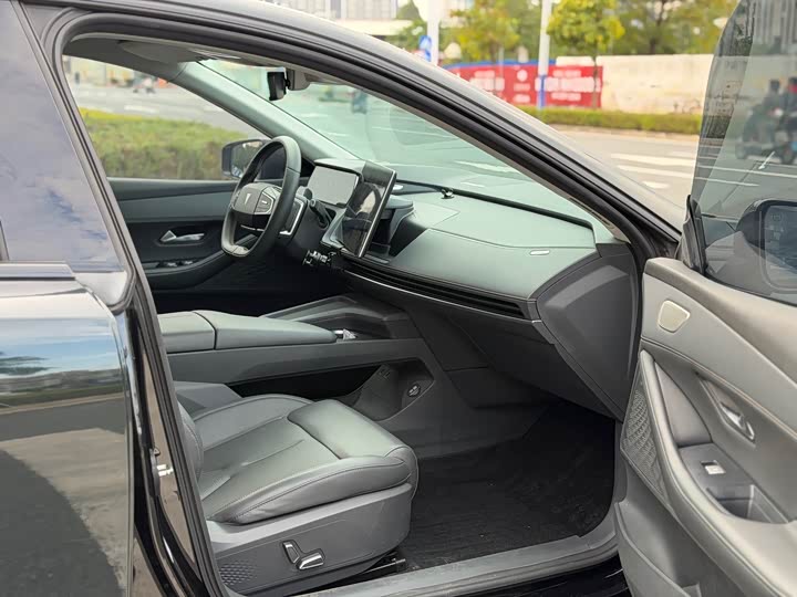 Фото 10 - Changan Deepal SL03