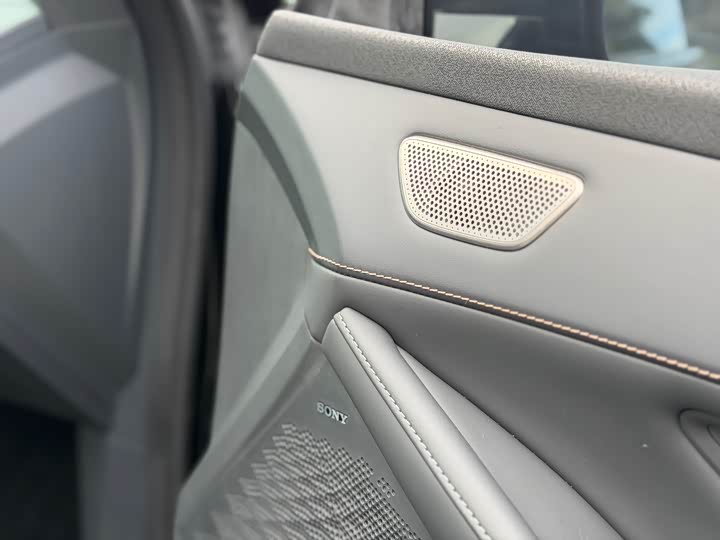 Фото 11 - Changan Deepal SL03