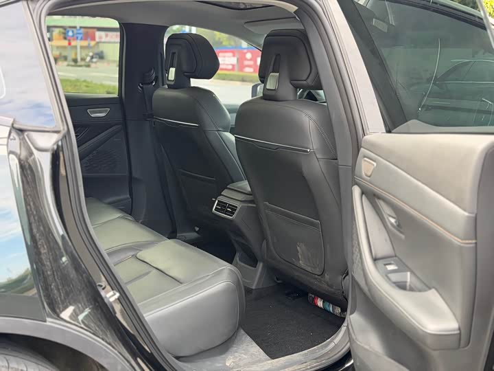 Фото 9 - Changan Deepal SL03