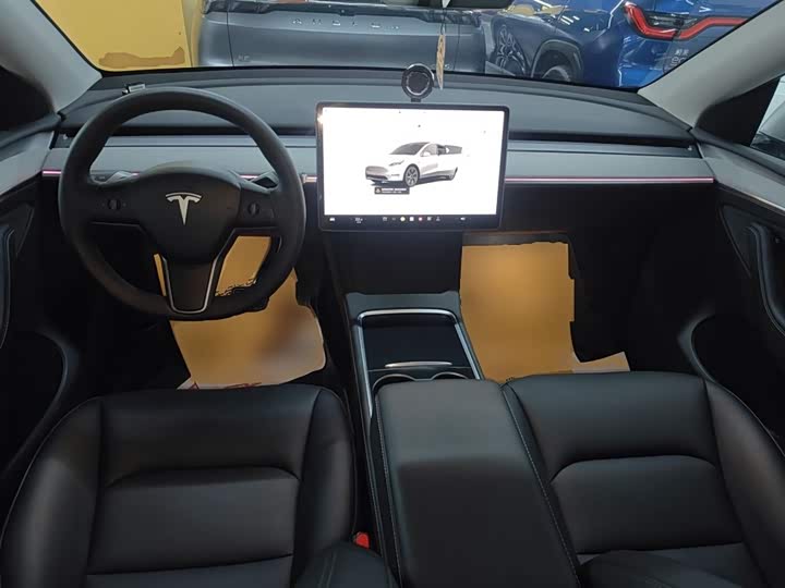 Фото 10 - Tesla Model Y