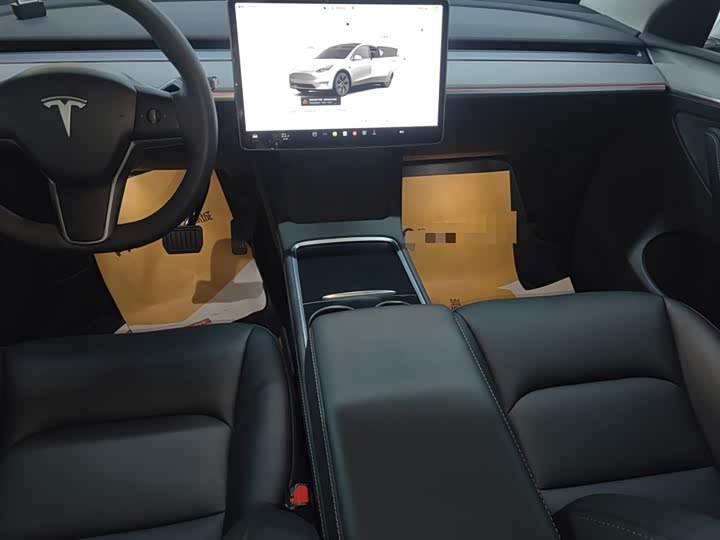 Фото 13 - Tesla Model Y