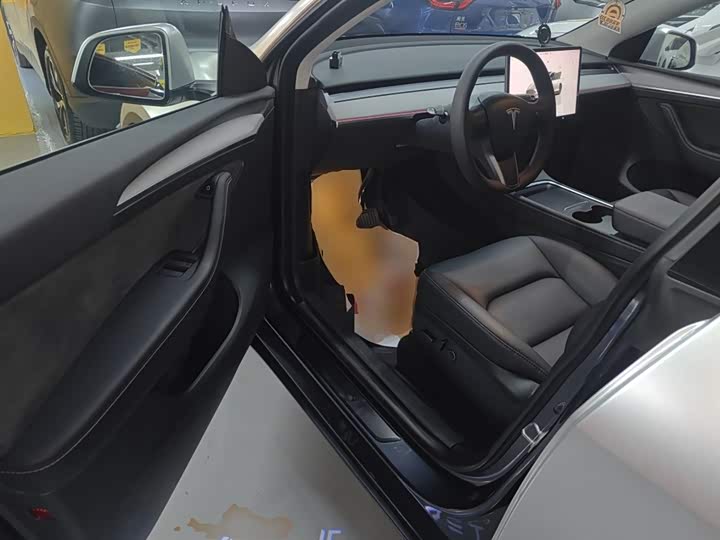 Фото 16 - Tesla Model Y