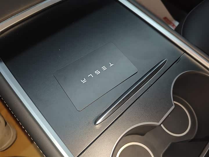 Фото 9 - Tesla Model Y