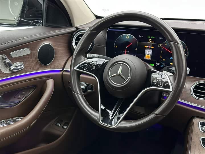 Фото 10 - Mercedes-Benz E-Class Hybrid