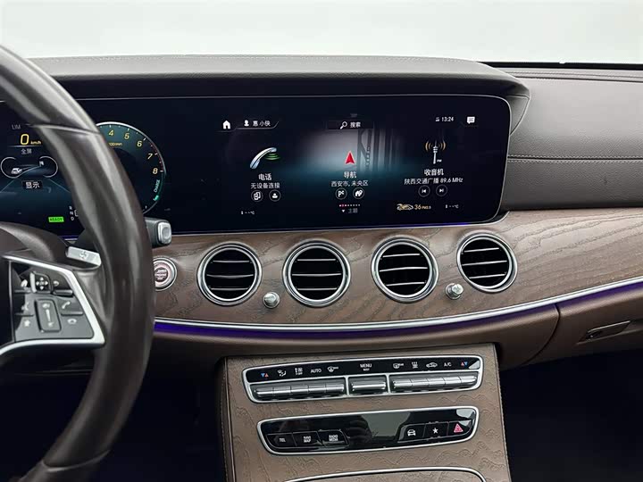 Фото 13 - Mercedes-Benz E-Class Hybrid