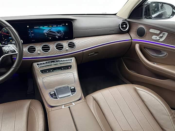 Фото 15 - Mercedes-Benz E-Class Hybrid