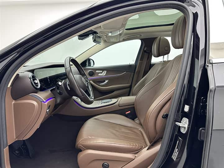 Фото 18 - Mercedes-Benz E-Class Hybrid