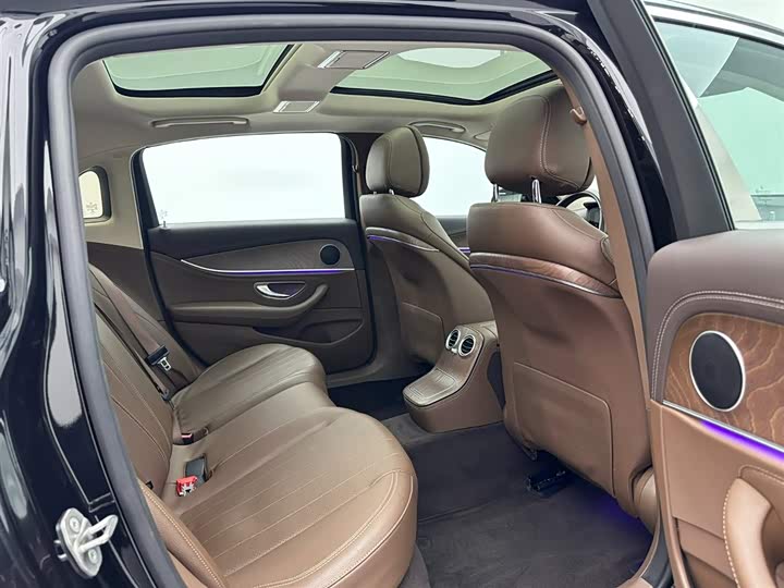 Фото 21 - Mercedes-Benz E-Class Hybrid