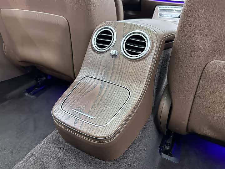 Фото 22 - Mercedes-Benz E-Class Hybrid