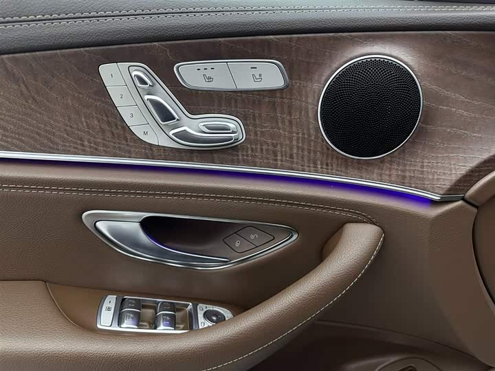 Фото 24 - Mercedes-Benz E-Class Hybrid