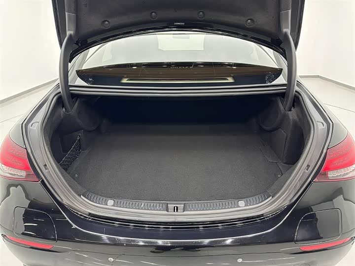 Фото 27 - Mercedes-Benz E-Class Hybrid