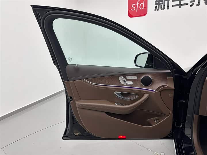 Фото 8 - Mercedes-Benz E-Class Hybrid