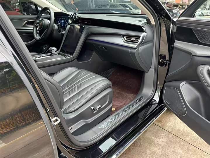 Фото 6 - Hongqi H5