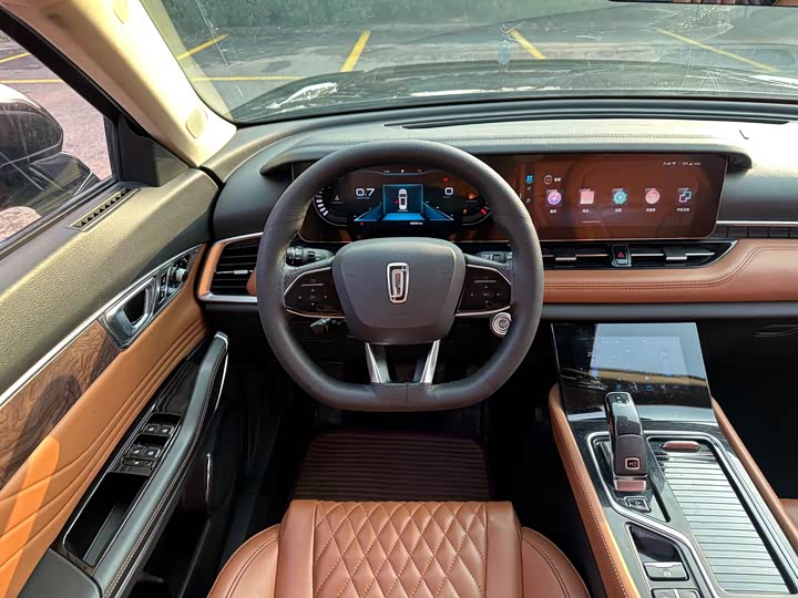 Фото 17 - Bestune T99