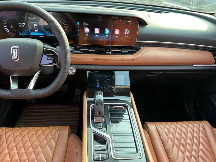 Фото 18 - Bestune T99