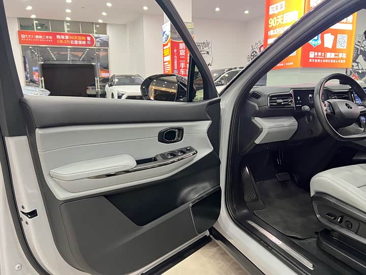 Фото 9 - Nio ES8