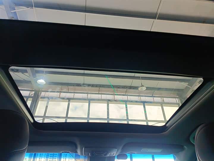 Фото 18 - Toyota Camry