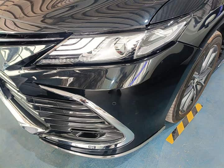 Фото 24 - Toyota Camry