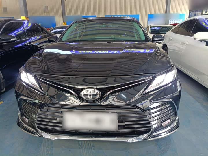 Фото 3 - Toyota Camry